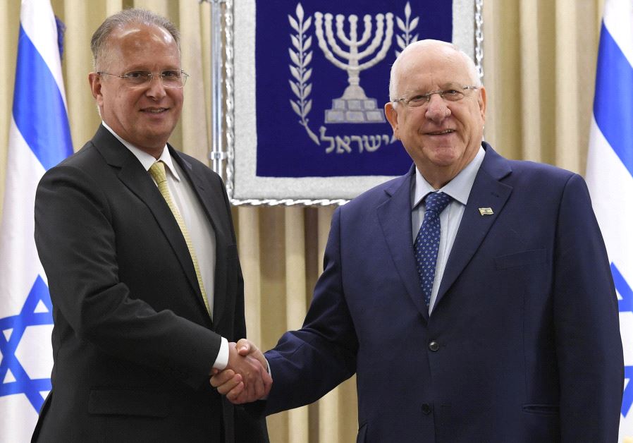 President Reuven Rivlin accepts the credentials of Brazil's new ambassador to Israel, June 15 2017. (MARK NEYMAN/GPO)