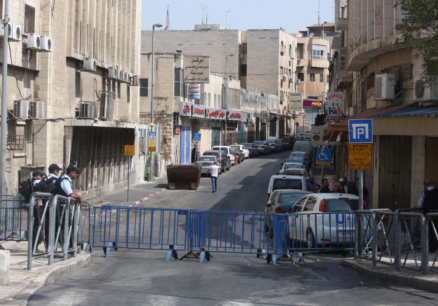 An empty-looking Bab a-Sahara Road near Herod's Gate, Jerusalem, as security forces brace for disorder, July 21, 2017. (Marc Israel Sellem)