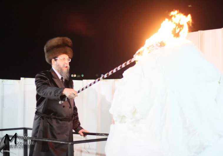 Lag Ba'omer festivities draw tens of thousands to Mt. Meron‏.