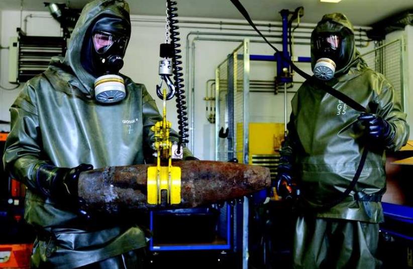 Démantèlement d'armes chimiques (photo credit: REUTERS)