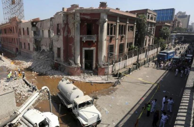 Site of bomb blast at Italian Consulate in Cairo, Egypt, July 11, 2015. (photo credit: REUTERS)