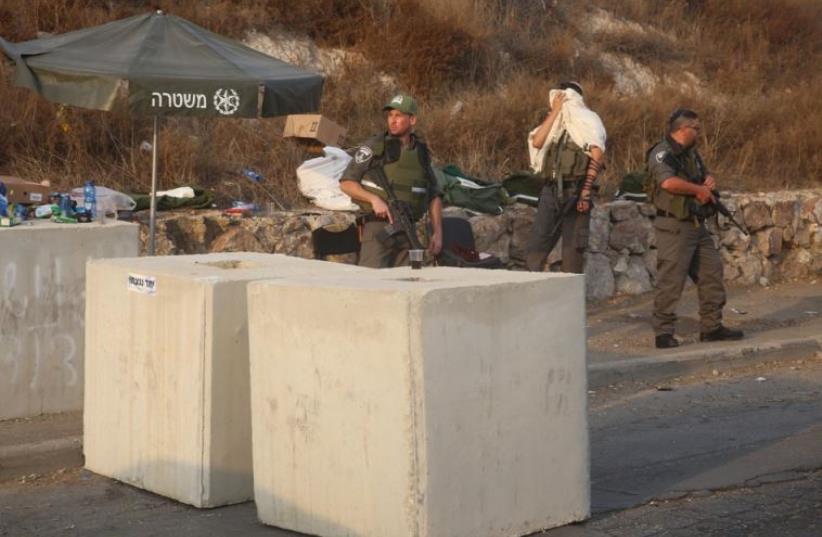Roadblock. (photo credit: MARC ISRAEL SELLEM)