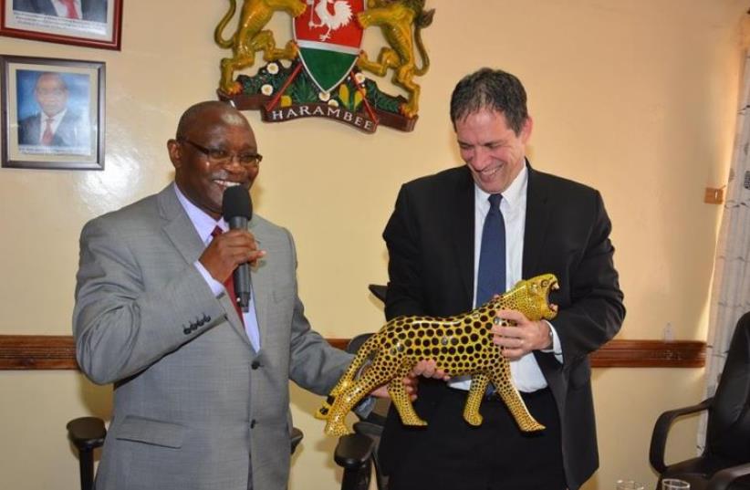 Kisii County Governor James Ongwae (L) and Israeli Ambassador Yahel Vilan  (photo credit: FACEBOOK)