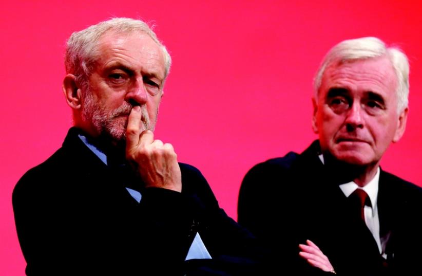 Jérémy Corbyn (à gauche) (photo credit: REUTERS)