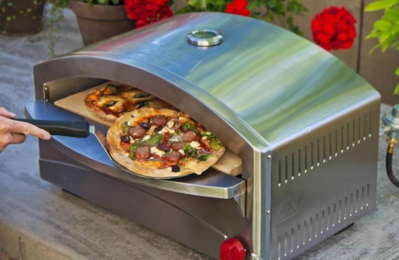 Outdoor Pizza Oven (photo credit: PR)