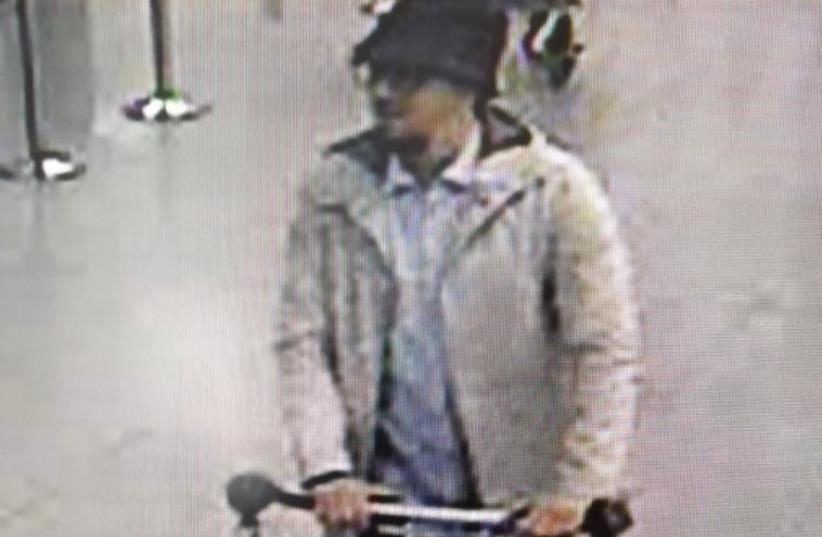 Photo of suspect in Brussels airport attack released by Belgian Police (photo credit: POLICE SPOKESPERSON'S UNIT)