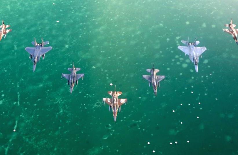 IAF fighter jets fly over the Dead Sea (photo credit: IDF SPOKESPERSON'S UNIT)