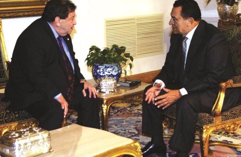 Rencontre avec le président Moubarak en 2005 (photo credit: REUTERS)