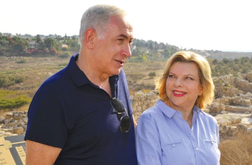 PRIME MINISTER Benjamin Netanyahu and his wife, Sara, visit the Tel Gezer archeological site on Friday. (photo credit: KOBI GIDEON/GPO)
