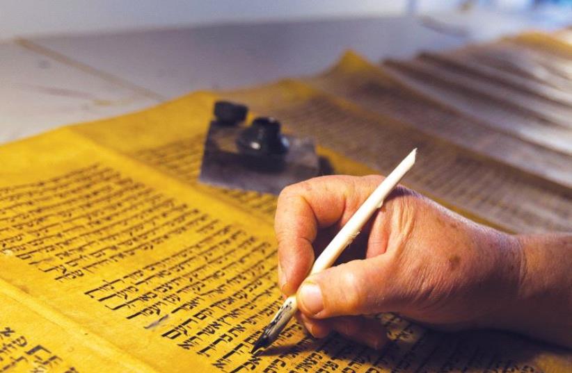 COMPLETE A SMALL TORAH SCROLL HANDWRITTEN ON PARCHMENT Poland 150-200 years  old