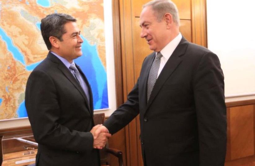 Honduras President Juan Orlando Hernández and Prime Minster Benjamin Netanyahu  (photo credit: TWITTER/ CASA PRESIDENCIAL)