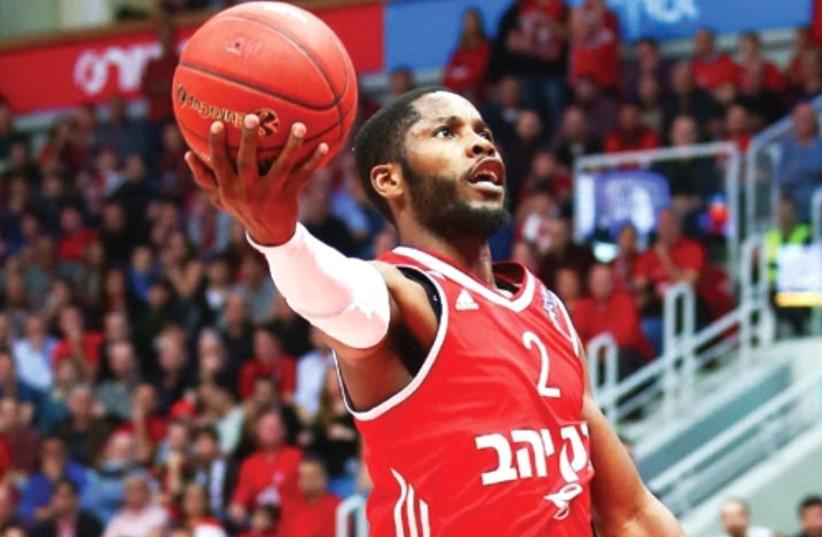 Hapoel Jeru salem guard Jerome Dyson looks to continue his excellent form when the team visits Valencia tonight in Game 1 of the Eurocup semifinals. (photo credit: DANNY MARON)