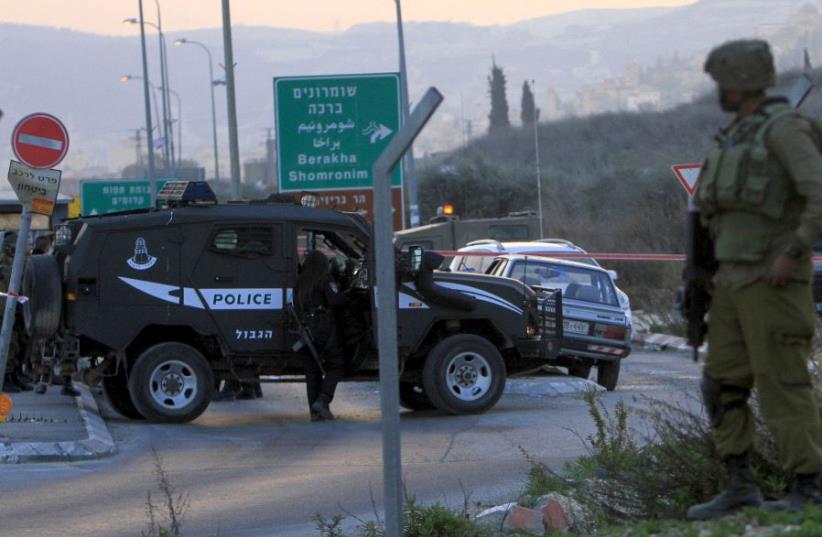 Hawara checkpoint (photo credit: REUTERS)