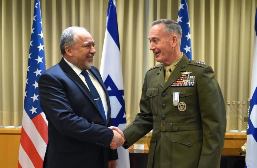 Defense Minister Avigdor Liberman meets with US Army General Joseph Dunford, Chairman of the Joint Chiefs of Staff, in Jerusalem, May 9, 2017 (photo credit: ARIEL HERMONI / DEFENSE MINISTRY)