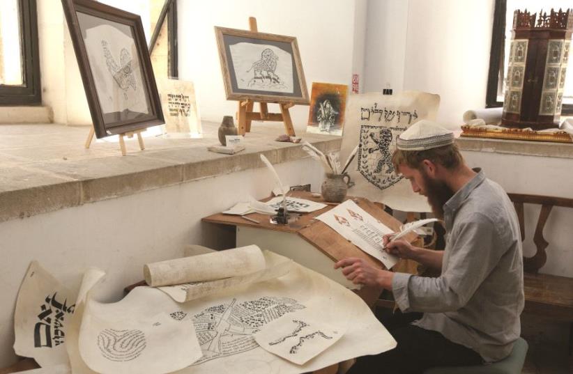 Kalman Gavriel, sofer stam ou scribe juif (photo credit: MARC ISRAEL SELLEM)