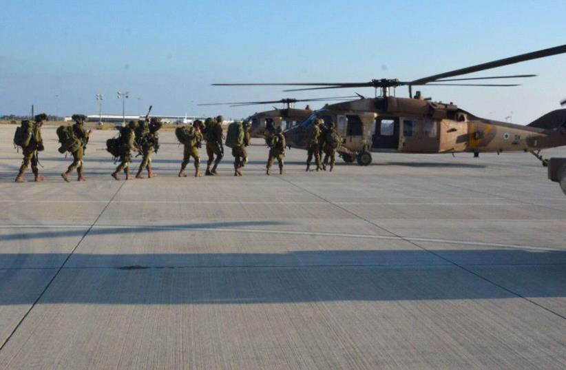 Israeli commandos during a large scale drill in Cyprus, June 2017 (photo credit: IDF SPOKESPERSON'S UNIT)