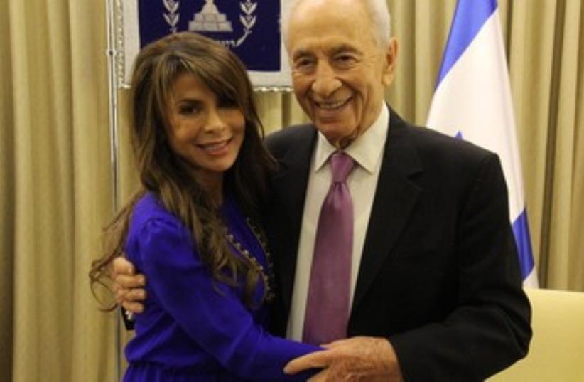 Peres and Paula Abdul 370 (photo credit: Yossef Avi Yair Engel/President's Residence)