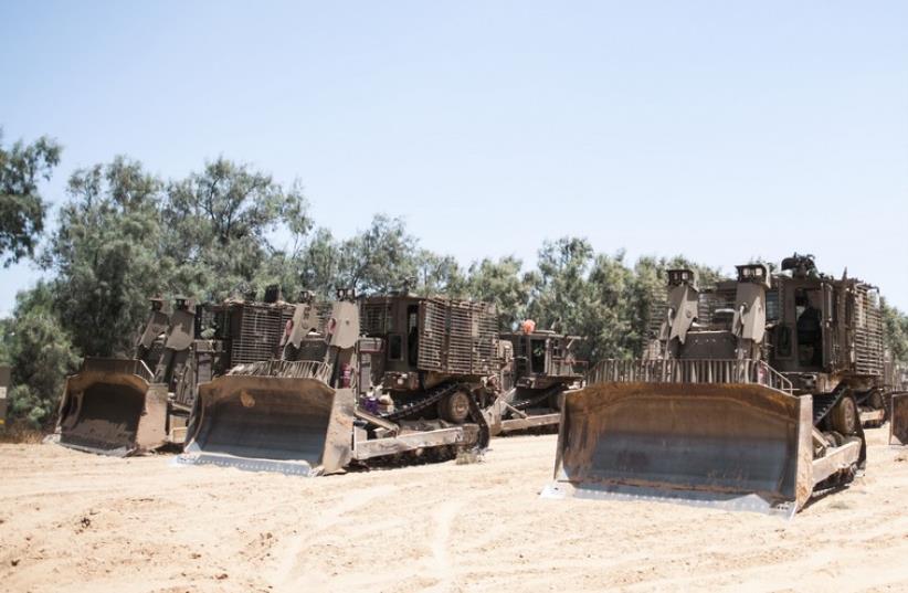 IDF near Gaza strip (photo credit: IDF SPOKESMAN'S OFFICE)
