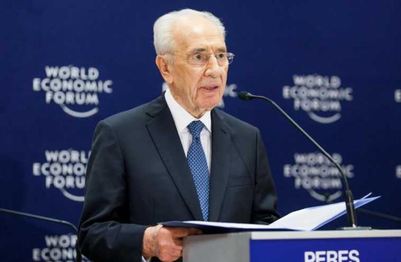 Former president Shimon Peres addresses the World Economic Forum conference in Jordan (photo credit: WORLD ECONOMIC FORUM)