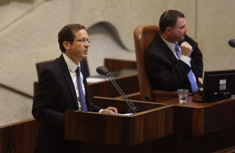 Zionist Union head Isaac Herzog (L) speaks to the Knesset as speaker Yuli Edelstein looks on (photo credit: MARC ISRAEL SELLEM)