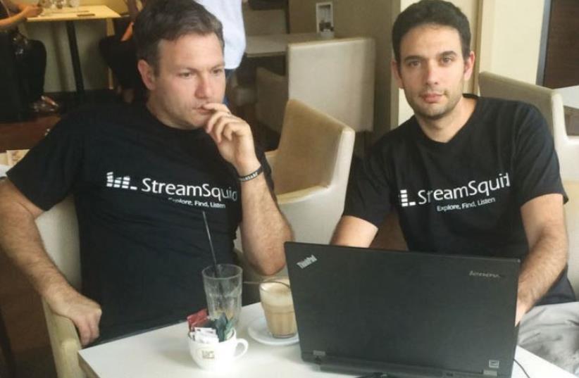 Streamsquid's Ziv Waksman and Itzik Ben-Basat meet at a cafe to code. (photo credit: Courtesy)