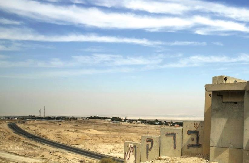 An IDF guard post is seen near Jericho along the border between Israel and Jordan in the Jordan Valley. (photo credit: REUTERS/BAZ RATNER)