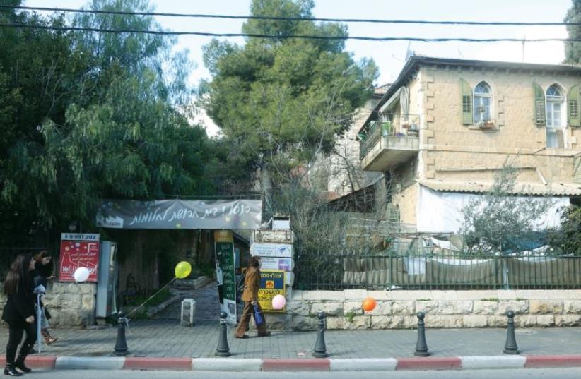 On Emek Refaim Street, the German Colony’s main drag. (photo credit: MARC ISRAEL SELLEM/THE JERUSALEM POST)