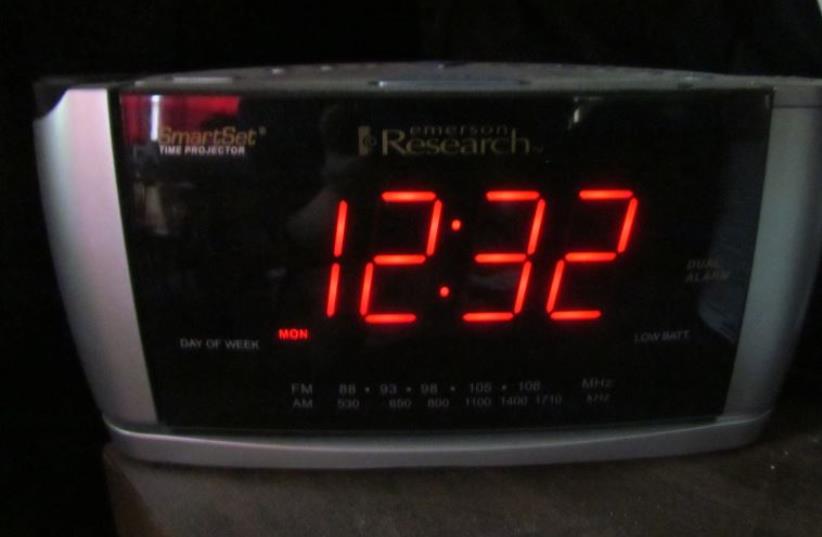 A makeshift clock, which teachers mistook for a bomb, prompted the arrest of 14-year-old Ahmed Mohamed.  (photo credit: Wikimedia Commons)