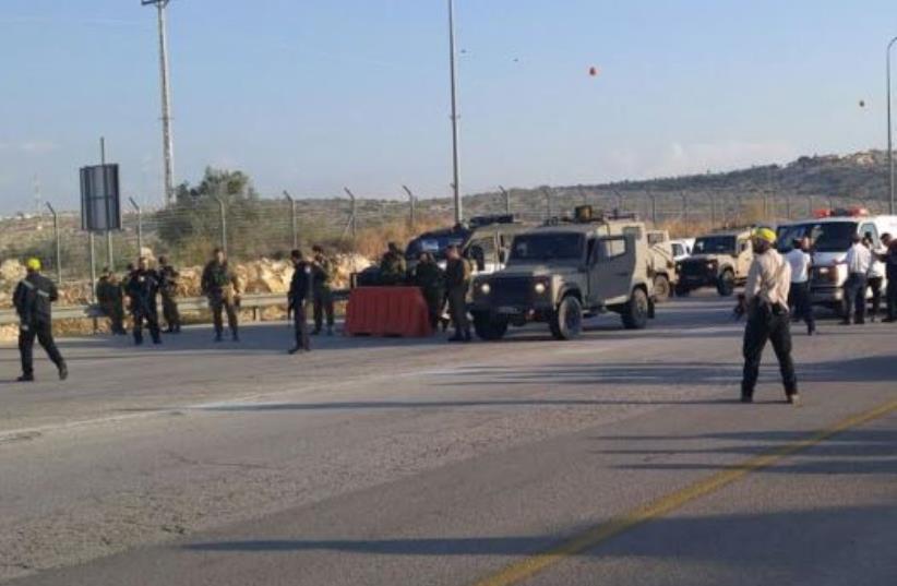 Scene of thwarted attack, Eliyahu Crossing, November 9, 2015 (photo credit: DEFENSE MINISTRY)