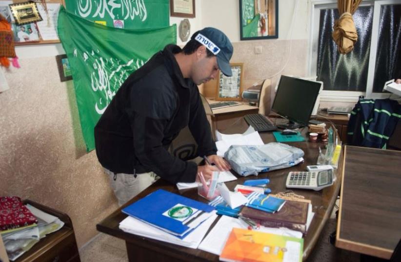 Police raid Islamic Movement's northern branch offices (photo credit: ISRAEL POLICE)