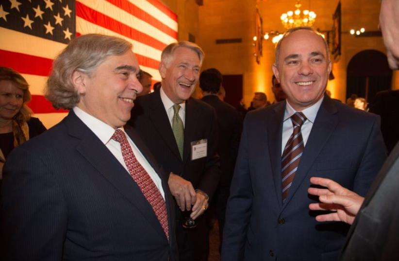 Minister Yuval Steinitz, Thomas Donohue of the US Chamber of Commerce and US Secretary of Energy Ernest Moniz at a recent BIRD Energy reception to support U.S.-Israel energy cooperation (photo credit: DAVID BOHRER, U.S. CHAMBER OF COMMERCE)