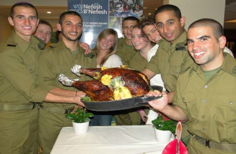 Lone soldiers and new immigrants from North America celebrate Thanksgiving (photo credit: NEFESH B'NEFESH)
