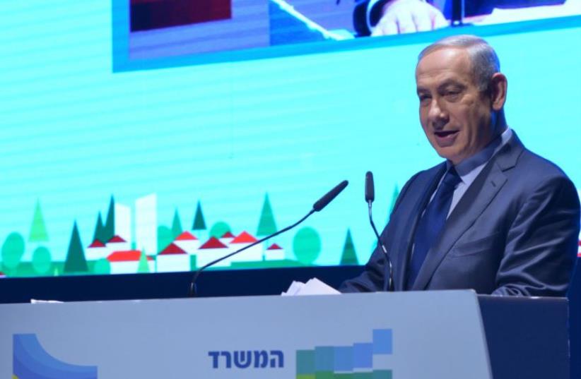 Prime Minister Netanyahu speaking in Acre- Dec. 1, 2015 (photo credit: KOBI GIDEON/GPO)