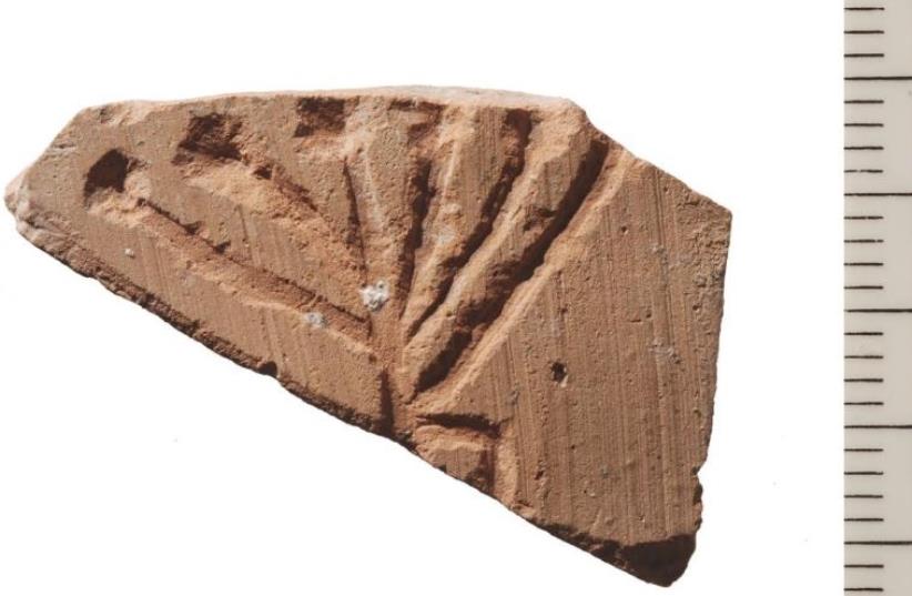 An image of the unearthed potsherd (photo credit: COURTESY OF TEMPLE MOUNT SIFTING PROJECT)