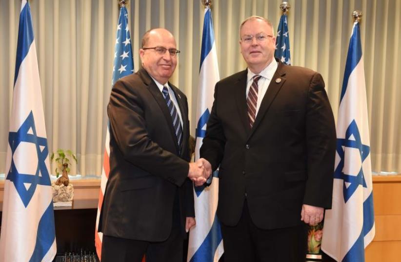 Ya'alon with US Deputy Secretary of Defense, Robert Work (photo credit: EDEN MOLDEVSKI/DEFENSE MINISTRY)