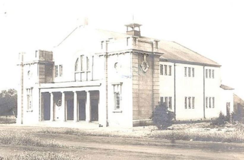 A newspaper clipping showing a synagogue in Salisbury (today Harare), Rhodesia, today Zimbabwe (photo credit: COURTESY ZIMBABWE JEWISH COMMUNITY/ WWW.ZJC.ORG.IL)