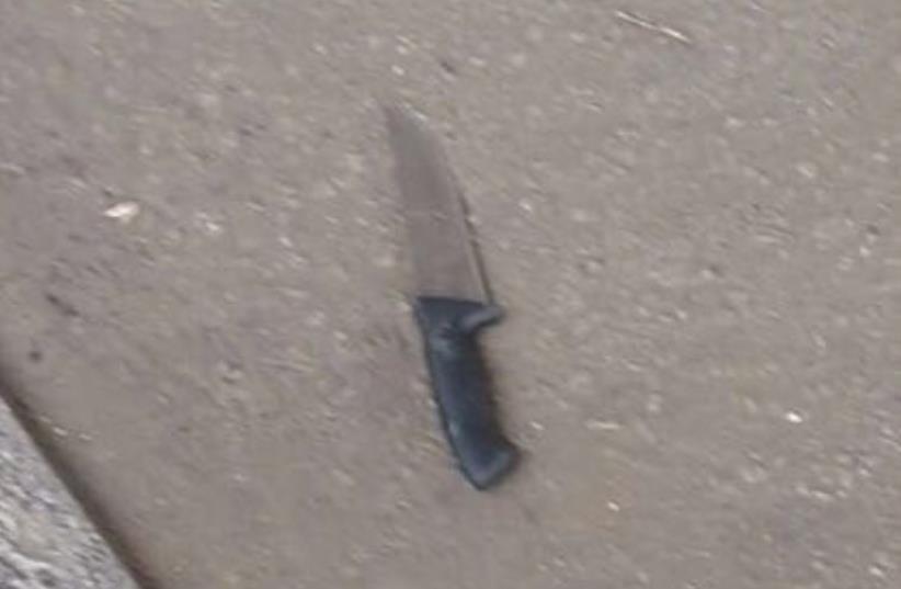 Knife at the scene of attempted stabbing attack in Kalandiya checkpoint (photo credit: ISRAEL POLICE)