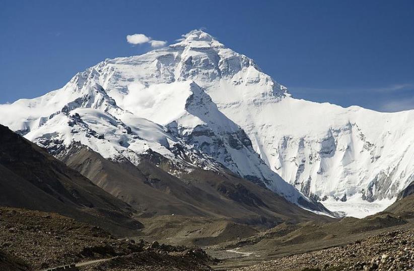 Himalayas. (photo credit: FRANKIE FOUGANTHIN/WIKIMEDIA COMMONS)