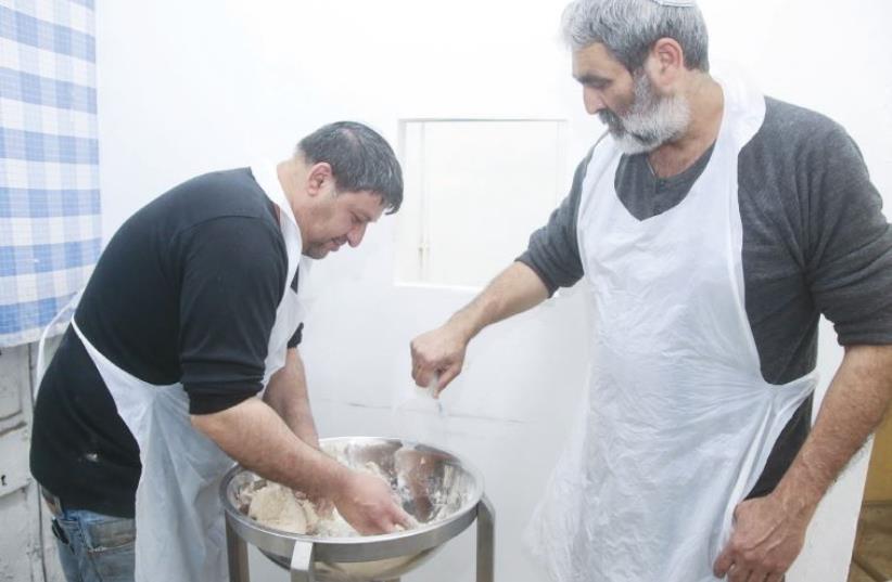 Making Matza (photo credit: MARC ISRAEL SELLEM)