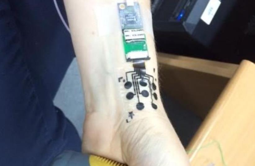 A temporary “electronic tattoo” developed by Tel Aviv University researchers. (photo credit: Courtesy)