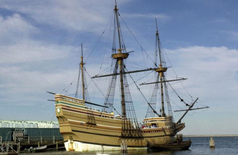 The Mayflower II, a replica of the ship which carried the pilgrims to the New World in 1620, is docked in Plymouth Harbor 25 November, 2003 in Plymouth, Massachusetts.  (photo credit: MICHAEL SPRINGER / GETTY IMAGES NORTH AMERICA / AFP)