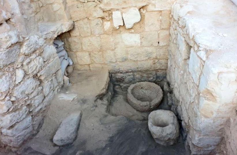 The front of the ancient stable found in the Negev (photo credit: COURTESY OF TALI ERICKSON-GINI/ISRAEL ANTIQUITIES AUTHORITY)