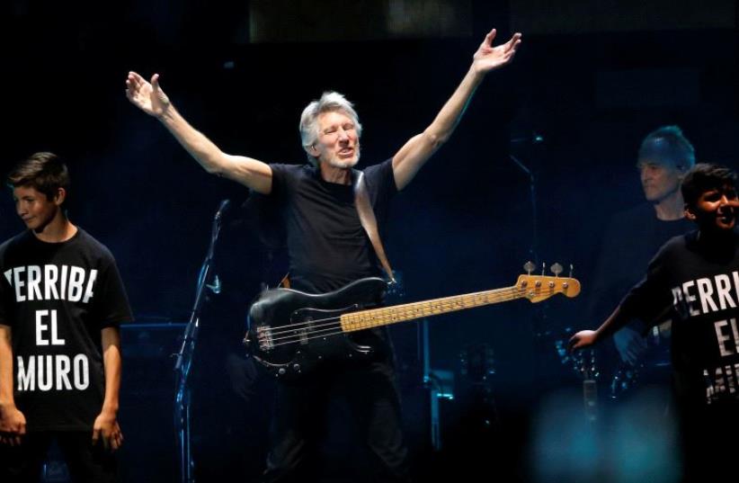 Roger Waters performs at Desert Trip music festival at Empire Polo Club in Indio, California U.S., October 9, 2016 (photo credit: REUTERS)