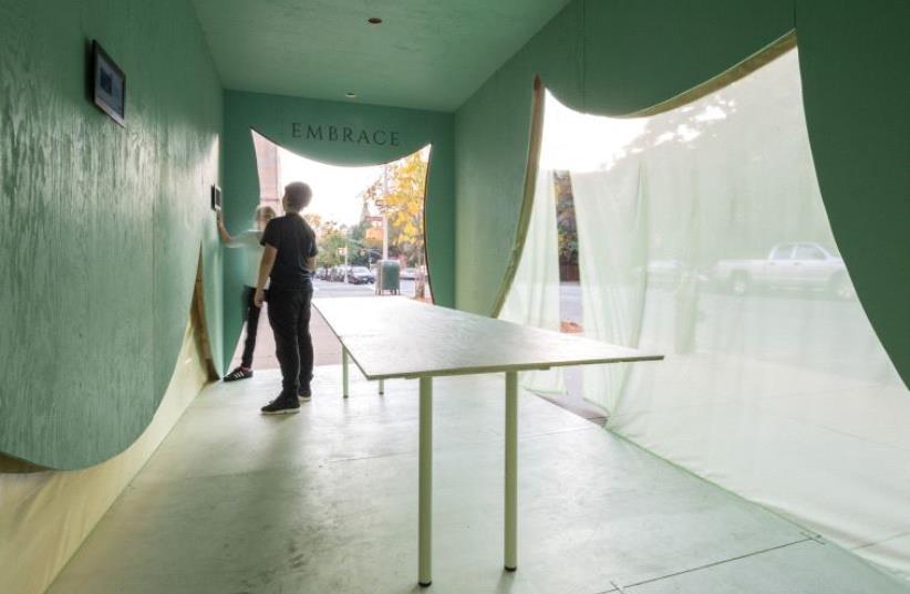 Sukkah in New York built to reconnect with refugees (photo credit: ERIC PETSCHEK)