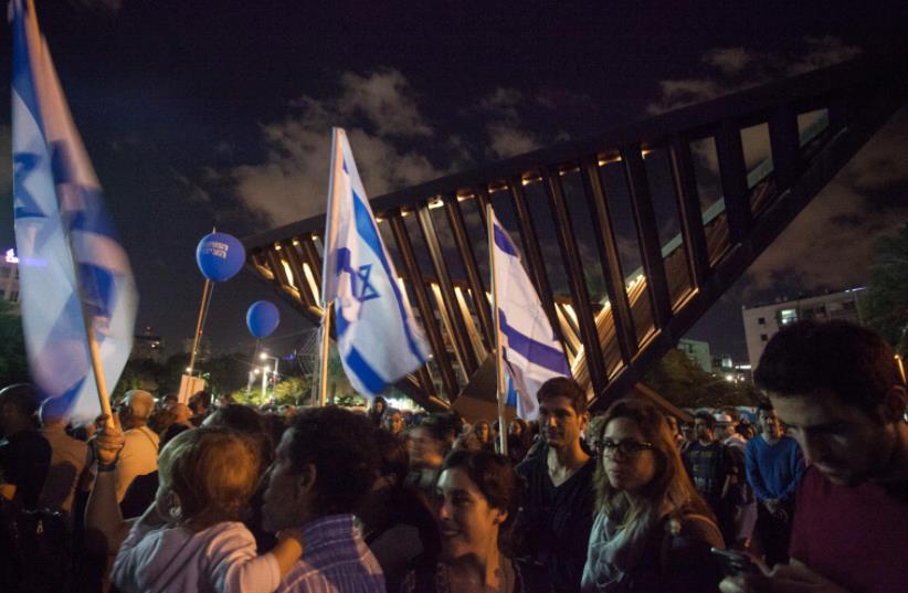 Scenes from Yitzhak Rabin memorial - November 4, 2016 (photo credit: MEREDITH HOLBROOK)