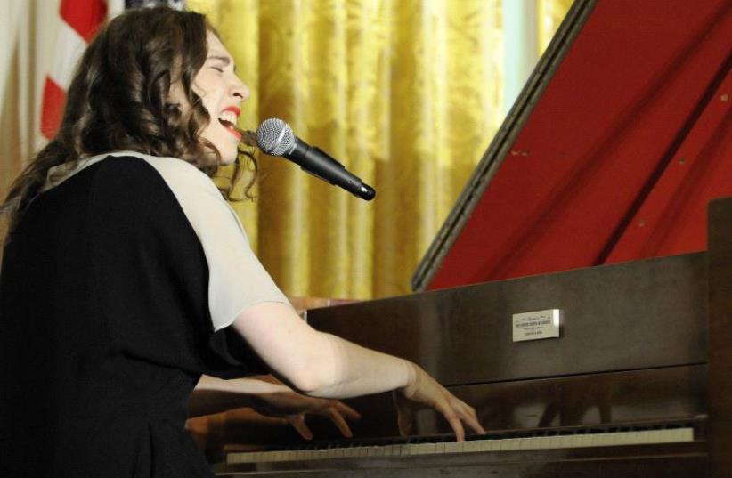 Regina Spektor sings at a reception in honor of Jewish American Heritage Month in the East Room at the White House in Washington, May 27, 2010. (photo credit: REUTERS)