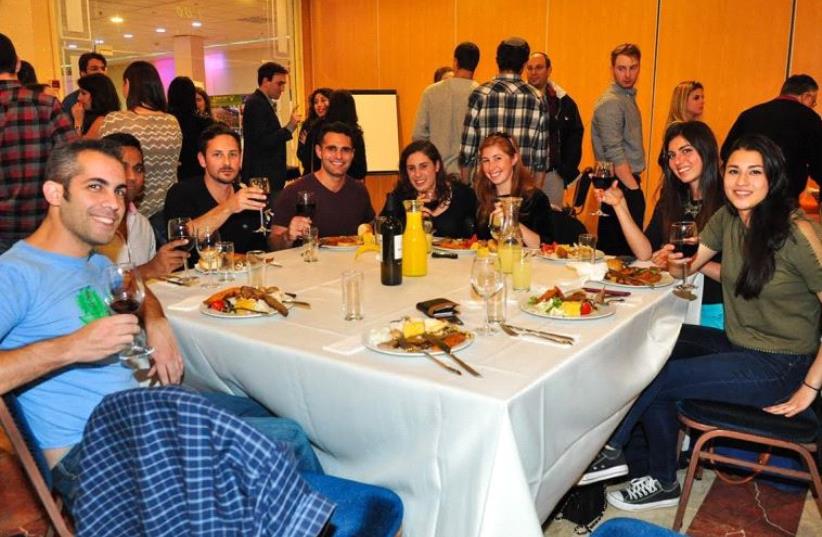Nefesh B'Nefesh hosts Thanksgiving dinner in Tel Aviv (photo credit: TOMER LIOR COURTESY OF NEFESH B'NEFESH)