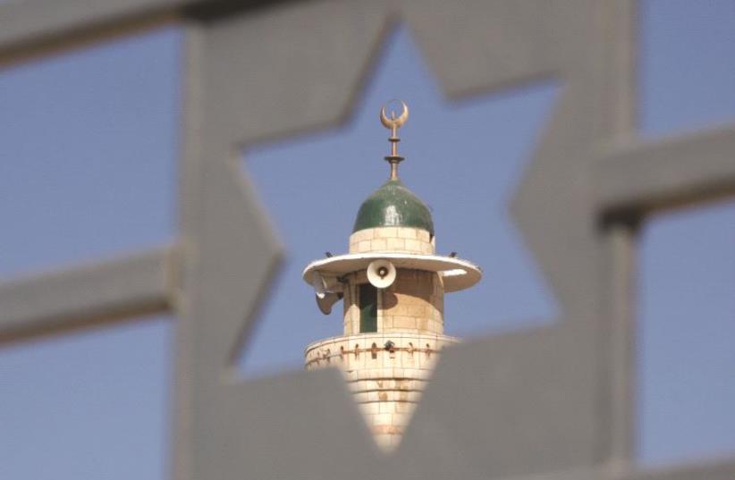 Vue d'un haut-parleur  (photo credit: MARC ISRAEL SELLEM/THE JERUSALEM POST)