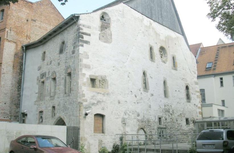 The old synagogue, thought to be the oldest in Europe (photo credit: MICHAEL SANDER/CC BY-SA 3.0 WIKIMEDIA COMMONS)