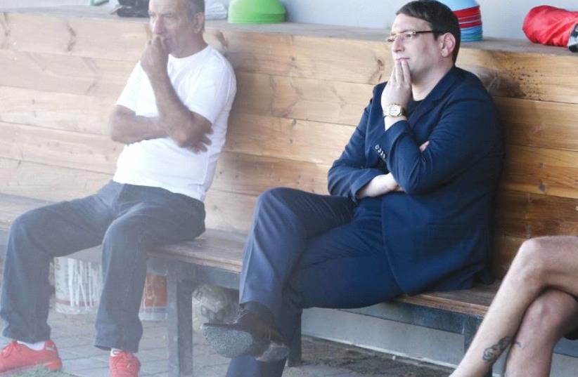 Hapoel Tel Aviv owner Amir Kabiri is set to relinquish control of the club today when he will approach the District Court requesting a stay of legal proceedings due to debts close to NIS 100 million. ( (photo credit: DANNY MARON)